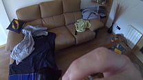 Поебушка скачет на пенисе в домашнем видео